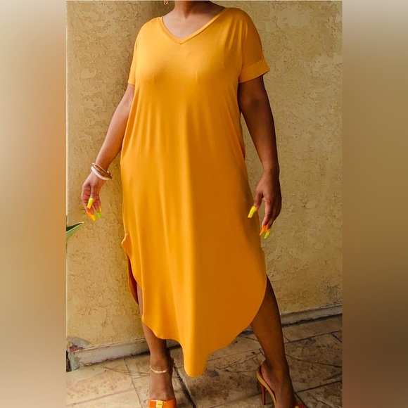 Long V-neck Kaftan/with side pockets. - Picture 1 of 1